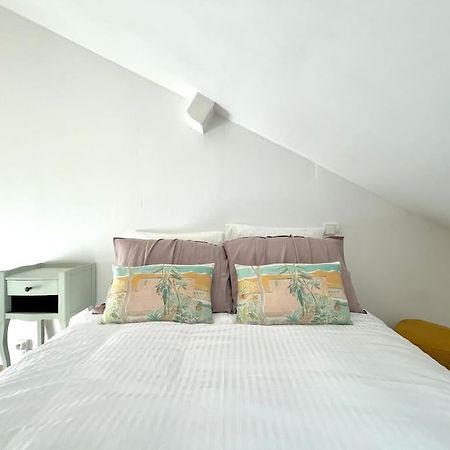Appartement Studio Jade : Charmant Logement Place Clemenceau à Pau Extérieur photo