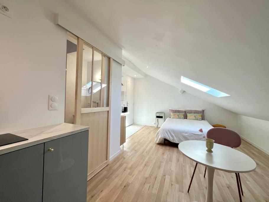 Appartement Studio Jade : Charmant Logement Place Clemenceau à Pau Extérieur photo