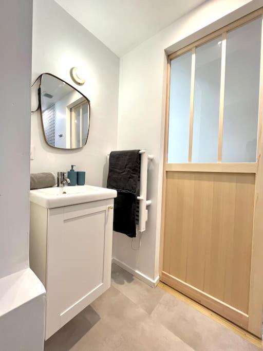 Appartement Studio Jade : Charmant Logement Place Clemenceau à Pau Extérieur photo