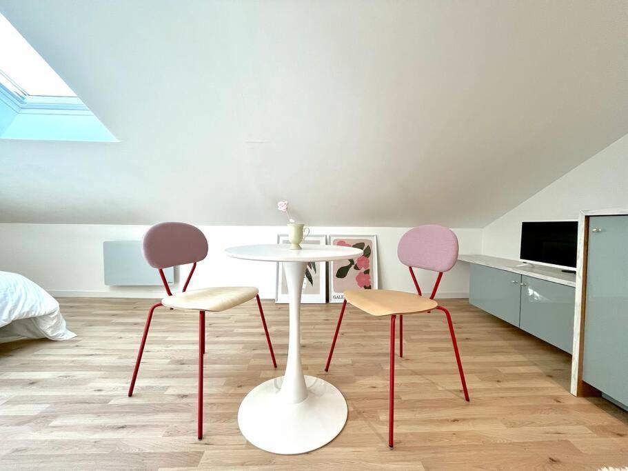 Appartement Studio Jade : Charmant Logement Place Clemenceau à Pau Extérieur photo
