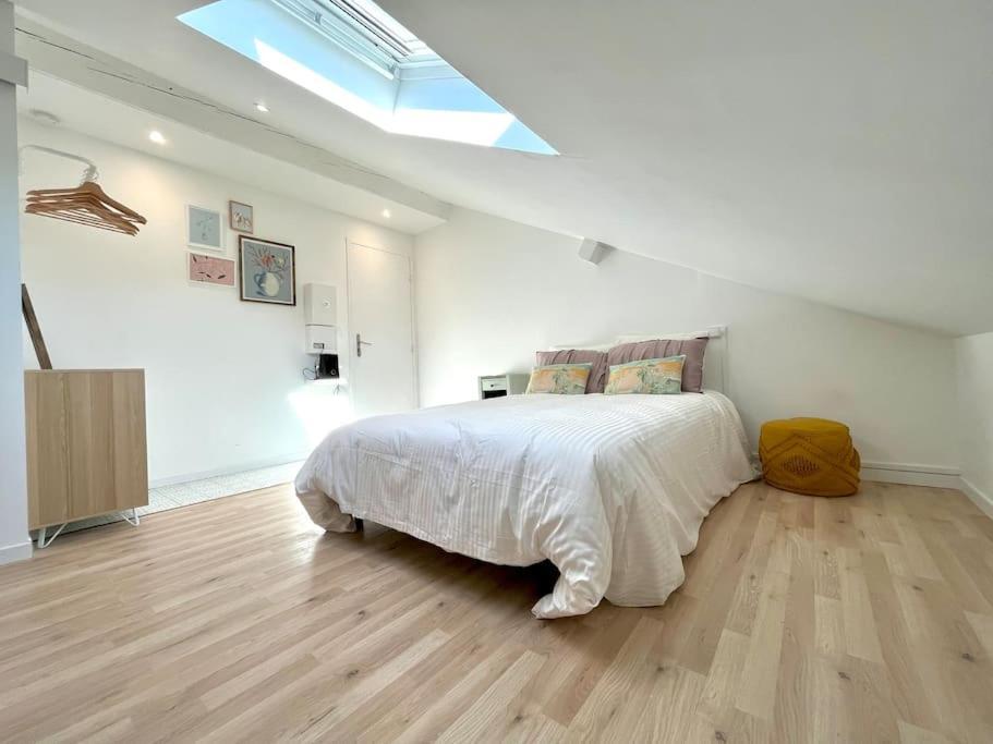 Appartement Studio Jade : Charmant Logement Place Clemenceau à Pau Extérieur photo