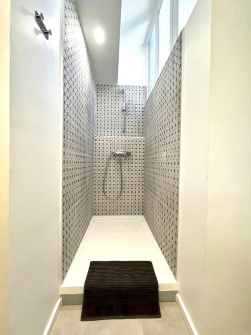 Appartement Studio Jade : Charmant Logement Place Clemenceau à Pau Extérieur photo